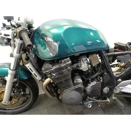 SUZUKI GSX INAZUMA 750 .