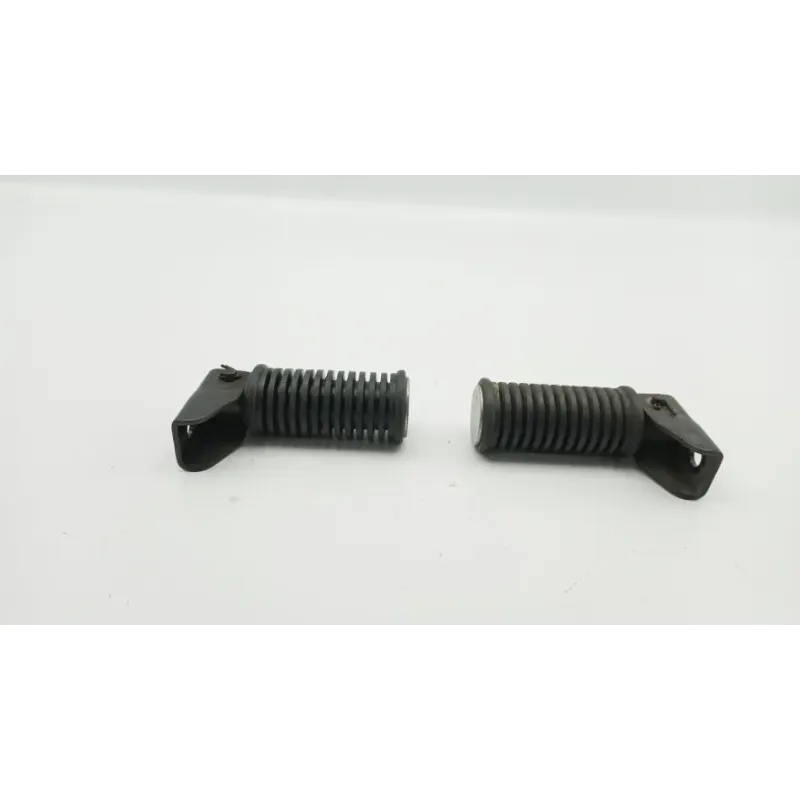 Repose pieds arriere droit SUZUKI GN 125 1983 - 2002