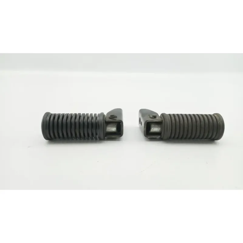Repose pieds arriere droit SUZUKI GN 125 1983 - 2002