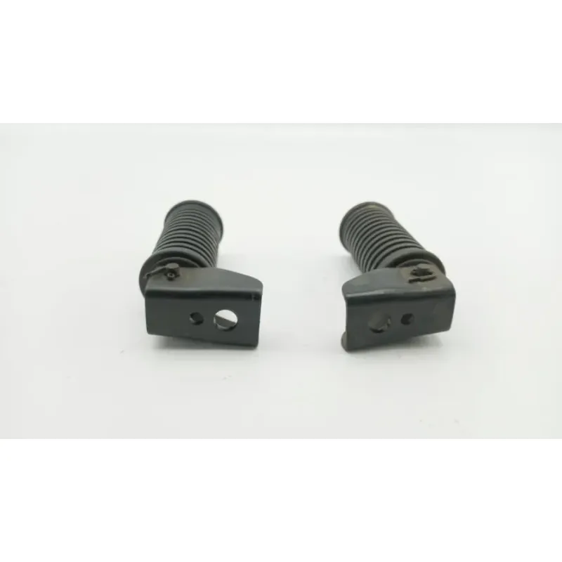 Repose pieds arriere droit SUZUKI GN 125 1983 - 2002