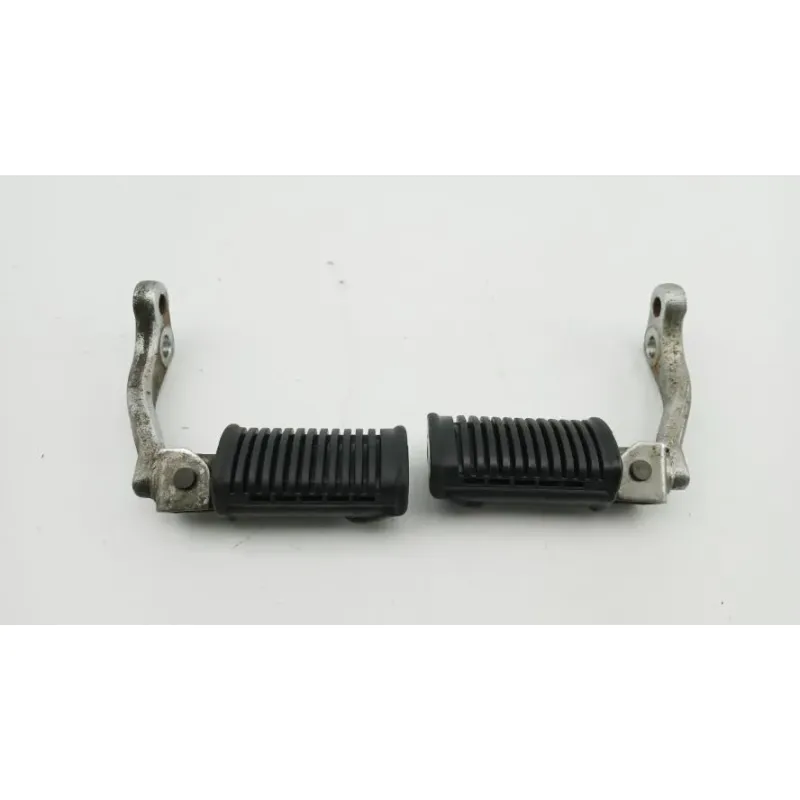 Repose pieds avant droit SUZUKI GN 125 1983 - 2002