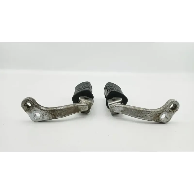 Repose pieds avant droit SUZUKI GN 125 1983 - 2002