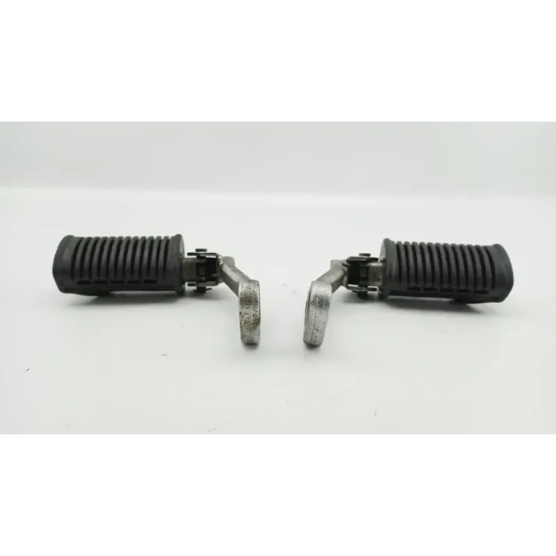 Repose pieds avant droit SUZUKI GN 125 1983 - 2002