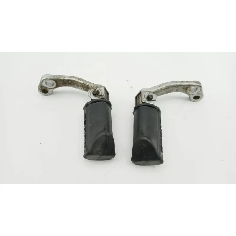 Repose pieds avant droit SUZUKI GN 125 1983 - 2002