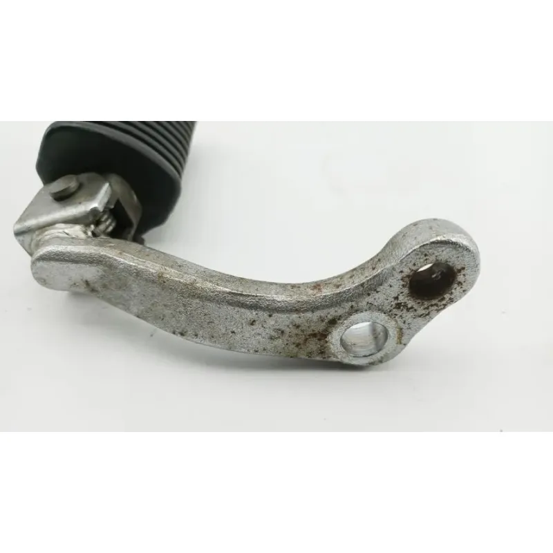 Repose pieds avant droit SUZUKI GN 125 1983 - 2002