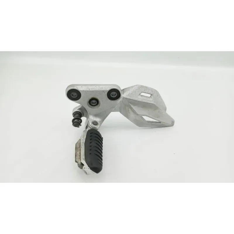 Platine avant gauche SUZUKI GSR 750 2011 - 2016