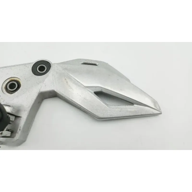 Platine avant gauche SUZUKI GSR 750 2011 - 2016