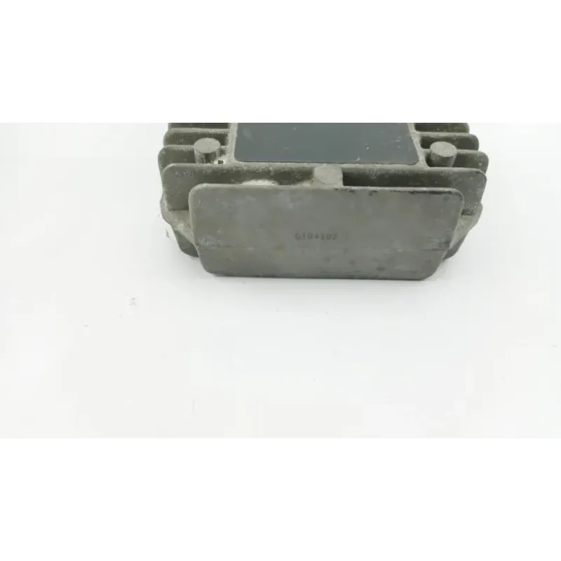 Regulateur charge batterie SUZUKI UH 125 BURGMAN 2002 - 2006