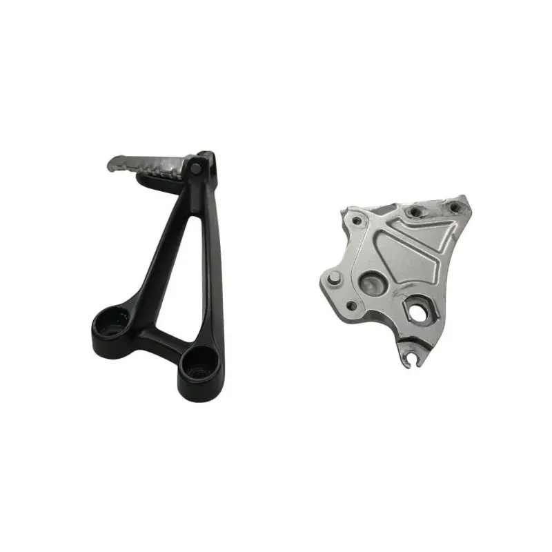 Platine et repose pieds arriere gauche YAMAHA MT07 700 2014-2017