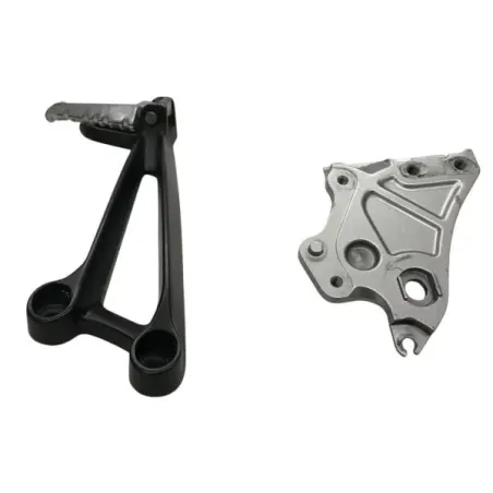 Platine et repose pieds arriere gauche YAMAHA MT07 700 2014-2017