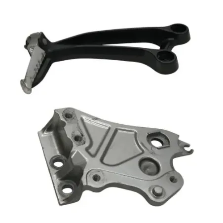 Platine et repose pieds arriere gauche YAMAHA MT07 700 2014-2017