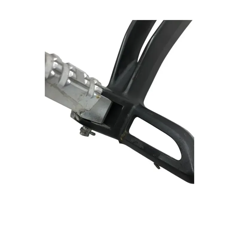 Platine et repose pieds arriere gauche YAMAHA MT07 700 2014-2017