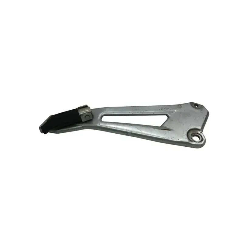 Platine et repose pieds arriere gauche YAMAHA YBR 125 2005-2006