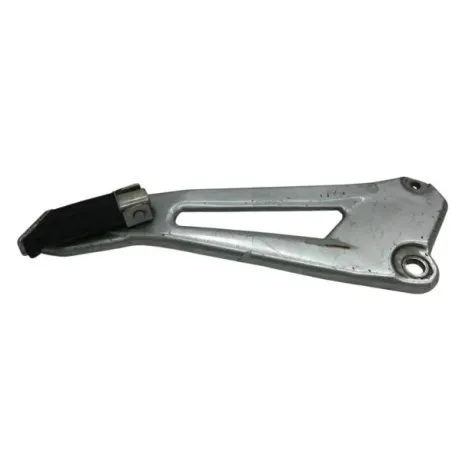 Platine et repose pieds arriere gauche YAMAHA YBR 125 2005-2006