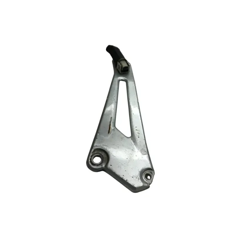 Platine et repose pieds arriere gauche YAMAHA YBR 125 2005-2006