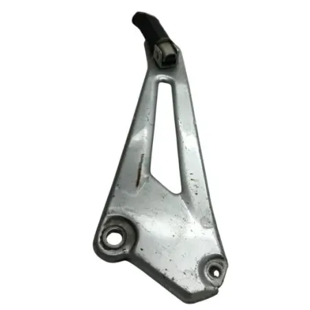 Platine et repose pieds arriere gauche YAMAHA YBR 125 2005-2006