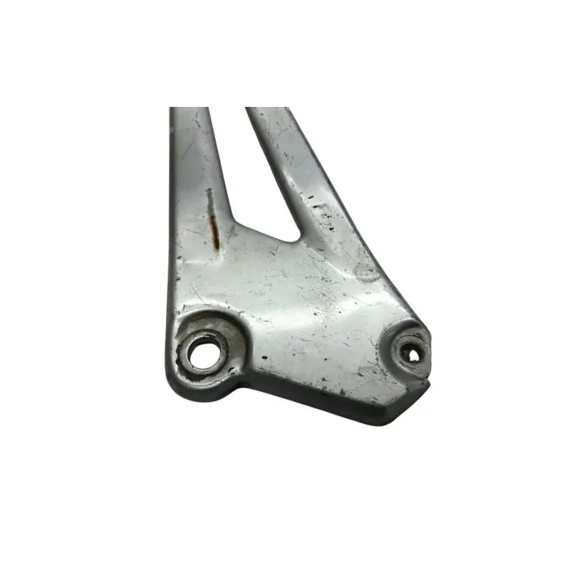Platine et repose pieds arriere gauche YAMAHA YBR 125 2005-2006