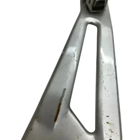 Platine et repose pieds arriere gauche YAMAHA YBR 125 2005-2006