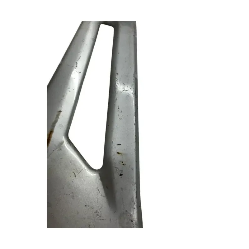 Platine et repose pieds arriere gauche YAMAHA YBR 125 2005-2006