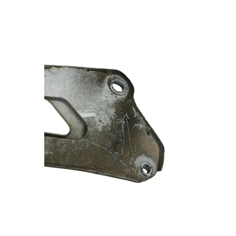 Platine et repose pieds arriere gauche YAMAHA YBR 125 2005-2006