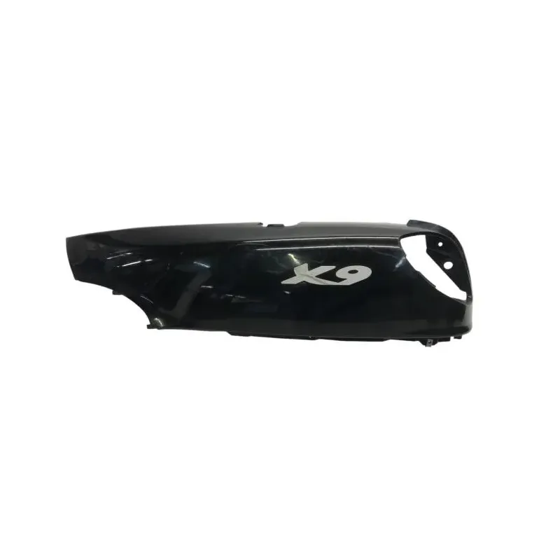 Cache carenage coque arriere gauche PIAGGIO X9 125 2001-2002