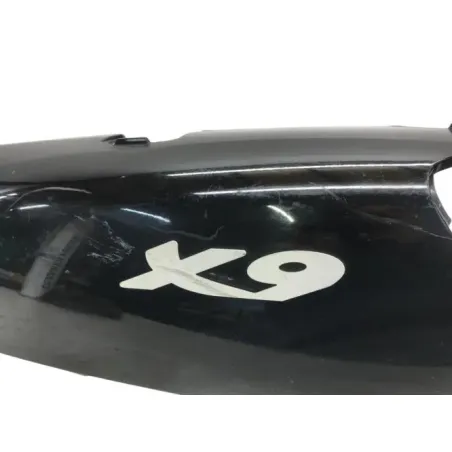 Cache carenage coque arriere gauche PIAGGIO X9 125 2001-2002