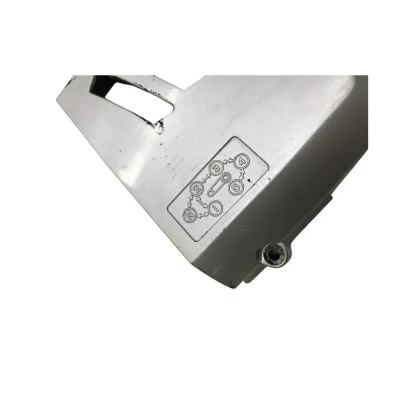 Carter pignon de sortie de boite SUZUKI GN 125 1982-1996