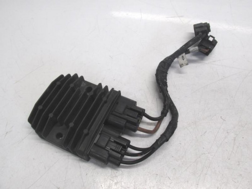 Regulateur charge batterie TRIUMPH STREET TRIPLE 675 07-12