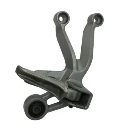 Platine et repose pieds arriere droit SUZUKI GSXR 1000 2003-2004