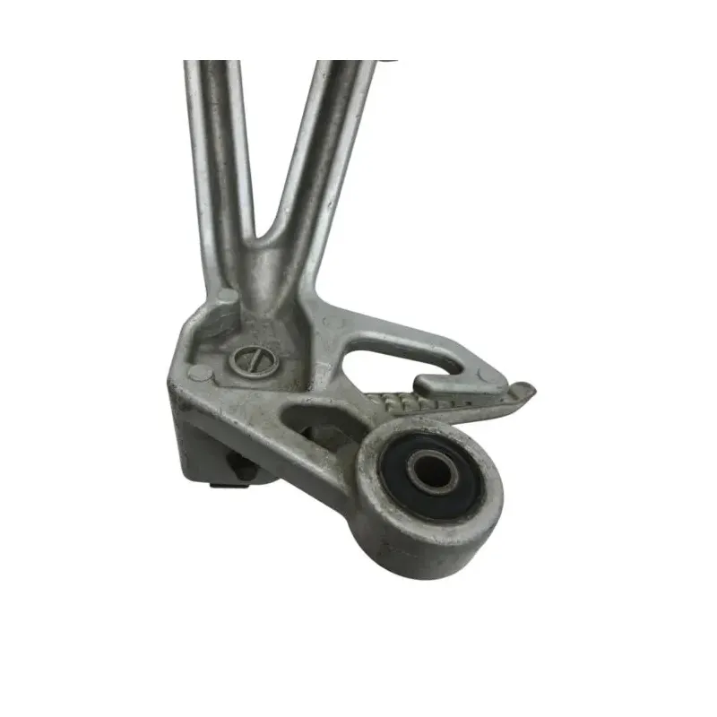 Platine et repose pieds arriere droit SUZUKI GSXR 1000 2003-2004