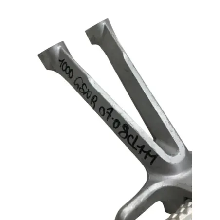 Platine et repose pieds arriere droit SUZUKI GSXR 1000 2007-2008