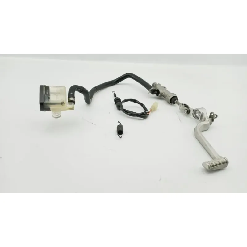 Maitre cylindre frein arriere SUZUKI GSX 1300 BKING 2007 - 2011