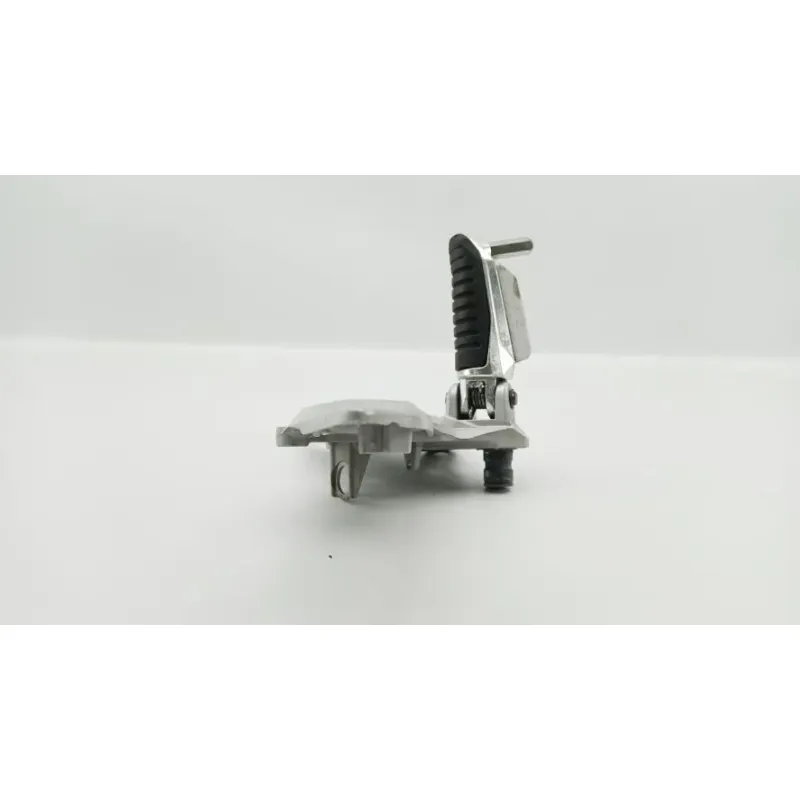 Platine avant droite SUZUKI GSX 1300 BKING 2007 - 2011
