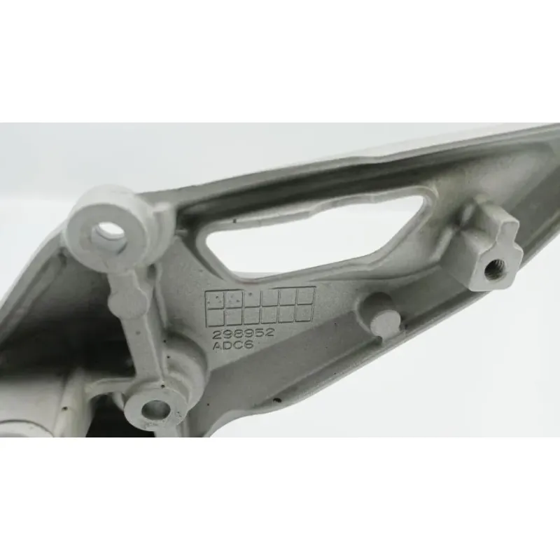 Platine avant droite SUZUKI GSX 1300 BKING 2007 - 2011