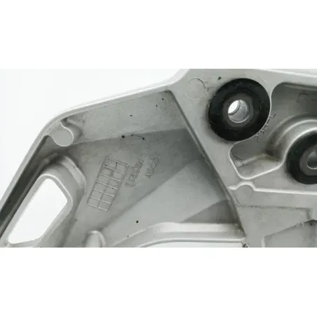 Platine avant gauche SUZUKI GSX 1300 BKING 2007 - 2011