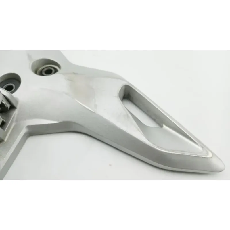 Platine avant gauche SUZUKI GSX 1300 BKING 2007 - 2011