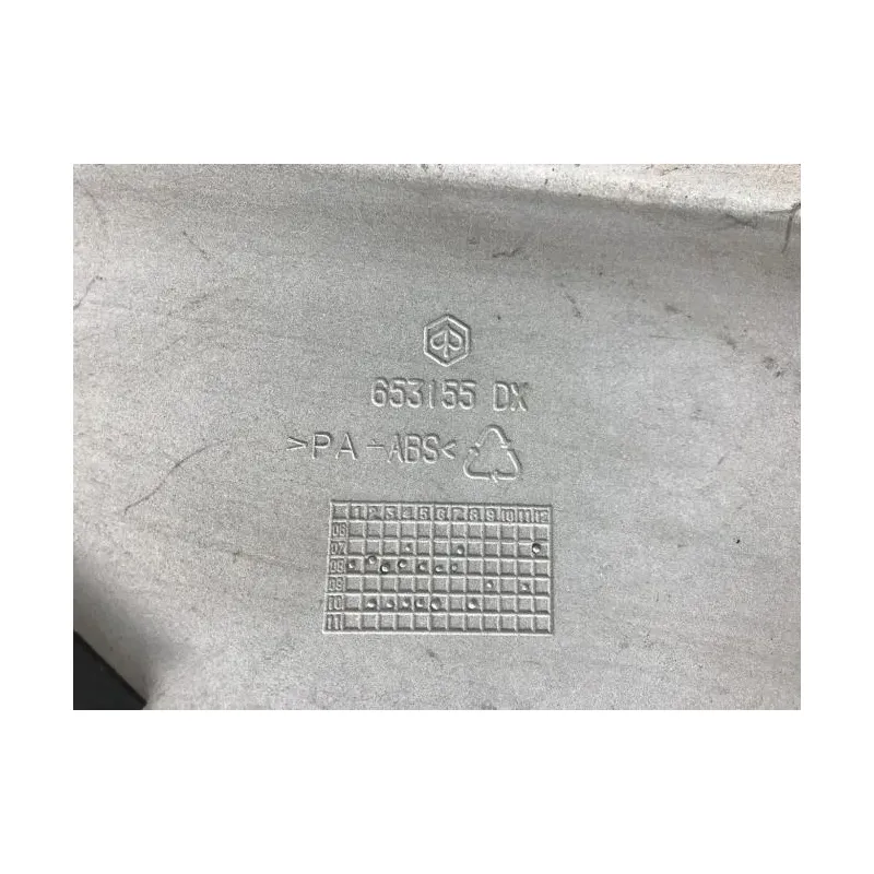 Cache carenage coque arriere droit GILERA GP 800 2007-2011