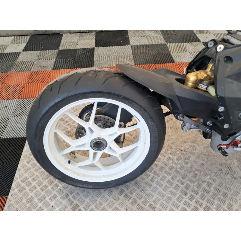 MV AGUSTA BRUTALE 800