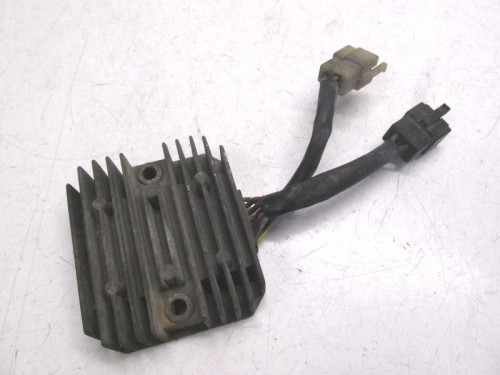 Regulateur charge batterie HONDA VFC 750