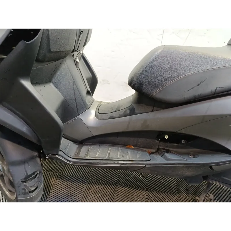 PIAGGIO MP3 300