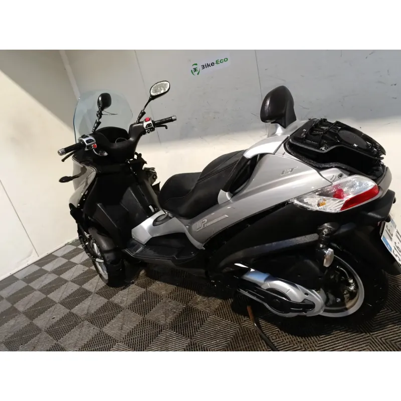 PIAGGIO MP3 400