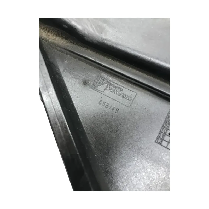 Cache lateral droit GILERA GP 800 2007-2011