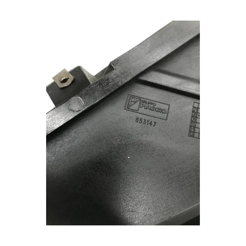 Cache lateral gauche GILERA GP 800 2007-2011
