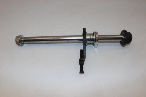 Axe de roue arriere YAMAHA XV 1600 WILD STAR 1999 - 2004