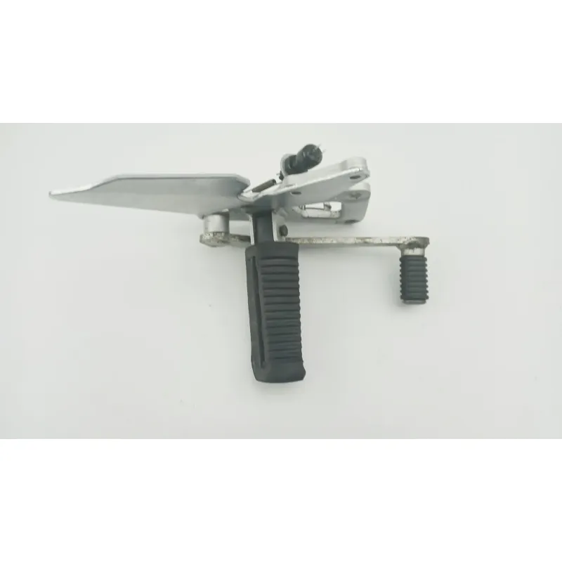 Platine avant droite SUZUKI GS 500 2001 - 2002
