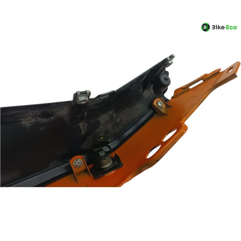 Cache carenage coque arriere gauche KTM DUKE 125 2011-2016