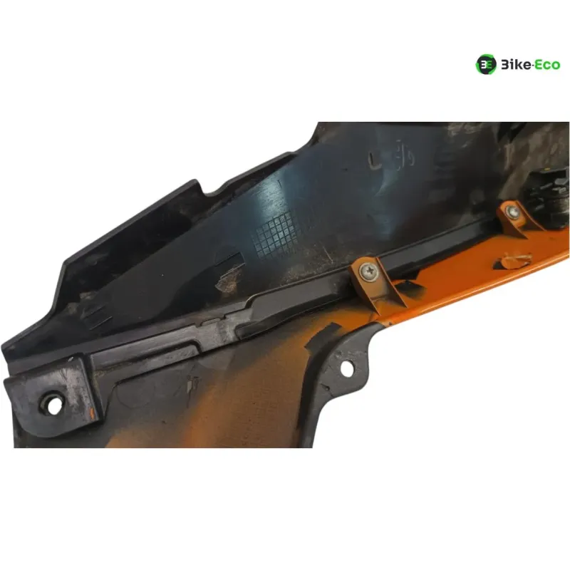 Cache carenage coque arriere gauche KTM DUKE 125 2011-2016