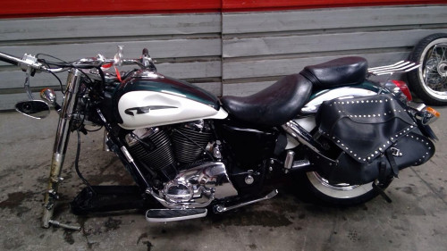 HONDA 1100 SHADOW