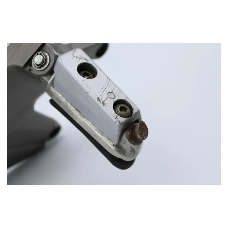 Platine avant gauche HONDA CBF 1000 2006 - 2012