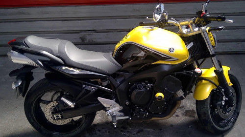 YAMAHA FZ6